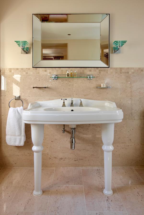 Crestow House Otel Dış mekan fotoğraf